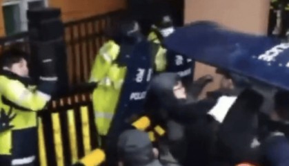 韩国警方：正在对袭击首尔西部地方法院的66人依次申请拘捕令