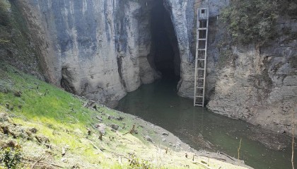 官方通报“张家界天坑有垃圾”，3个月没整治好？