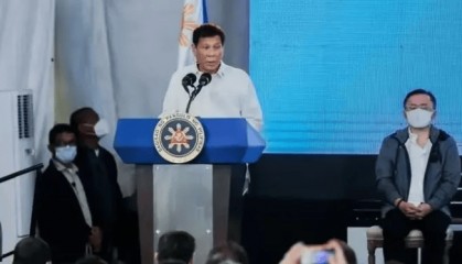 形势突然有变？没等解放军出手，菲81人当场死亡，马科斯要被拉下台