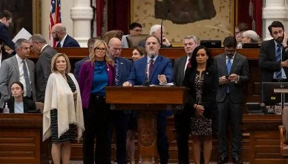 86票赞成，特朗普选定“主战场”，不许中国人买房？中方抛售美债