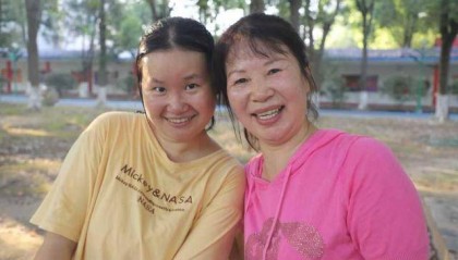 益阳一妈妈跳广场舞10年“唤醒”植物人女儿：医生说舞乐能刺激神经，我就照做了