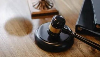 聚餐醉酒后骑车撞树身亡，家属起诉共饮者赔44万，法院：组织者赔4万，参与者不赔