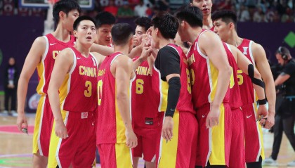 郭振明：杭州热身赛时 胡金秋过家门而不入