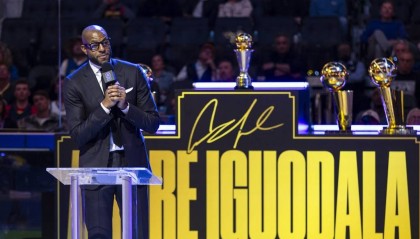 伊戈达拉球衣退役为何独特？不做“老大”也能成就传奇