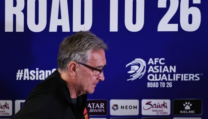 国足主帅：比赛难度很大但会全力以赴 不受负面因素干扰