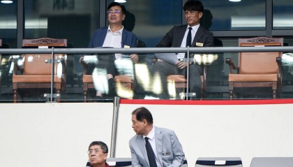 程进染红引发的裁判质疑：赛场背后的真实与反思！