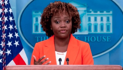 中美专机目的地不简单，拜登赶在交权之前，想和中方高层见一面？