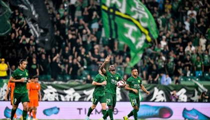 中超-法比奥破门张稀哲点射 国安2-1逆转玉昆16轮不败领跑