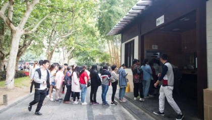 女厕所总是排队？全国政协委员周世虹建议从设计端改革