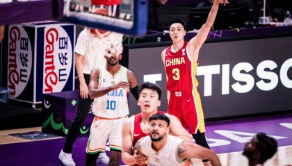 亚洲杯-胡明轩5记三分胡金秋两双 中国擒印度两连胜