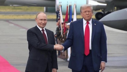 美俄会晤震动基辅，泽连斯基作重大让步，缓兵之计还是真心求和？