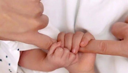 韩庚、卢靖姗官宣二胎得子，一家四口合照曝光