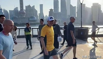 澳大利亚总理抵沪再次漫步外滩，旁边还有上海球迷“老熟人”，你偶遇了吗？