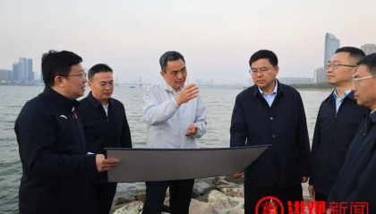 李红军调研赣江沿岸露天游泳场规划建设工作