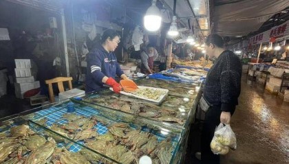 梭子蟹价格几近腰斩！烟台海鲜市场迎来“实惠期”