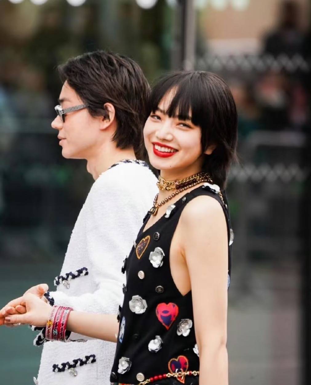 小松菜奈戴鼻环亮相仍被赞“高级脸"，为什么说她是日本的“厌世脸”女神？