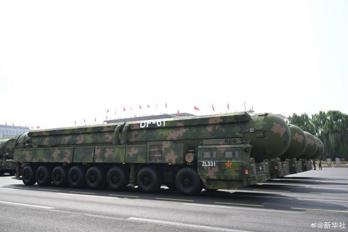 金灿荣:阅兵式上让我大受震撼的五件大杀器