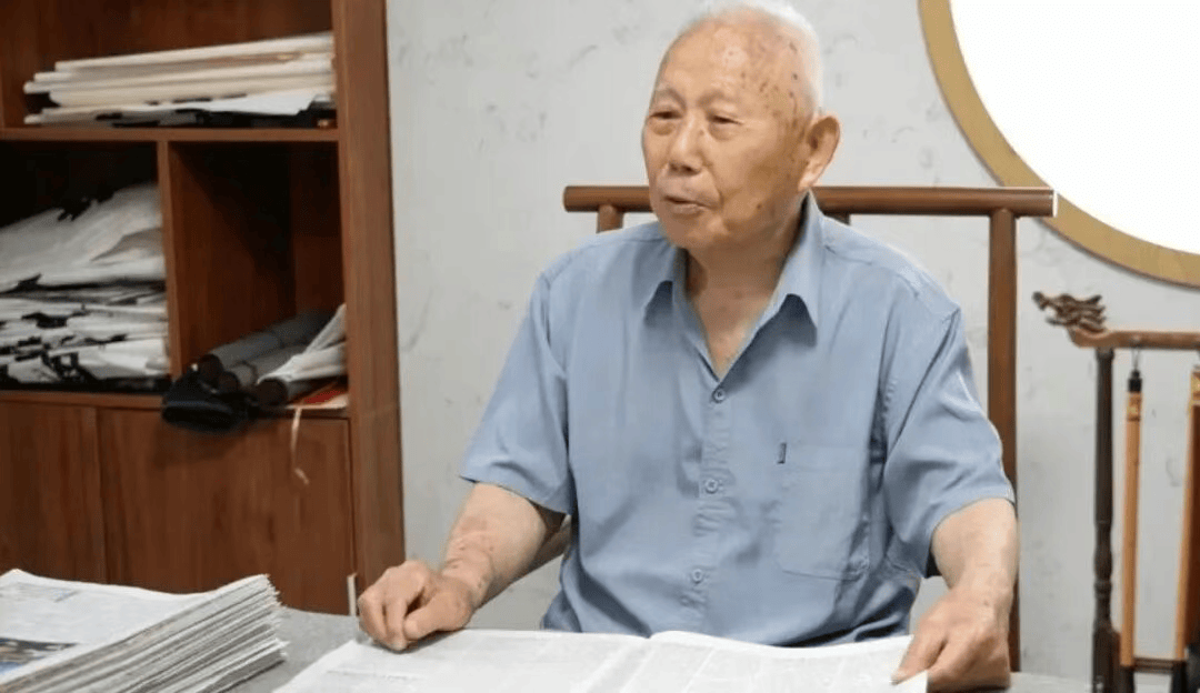 这6位与总书记握手的老战士是谁？