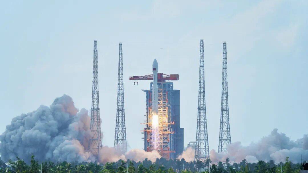 我国在文昌成功发射卫星互联网低轨12组卫星