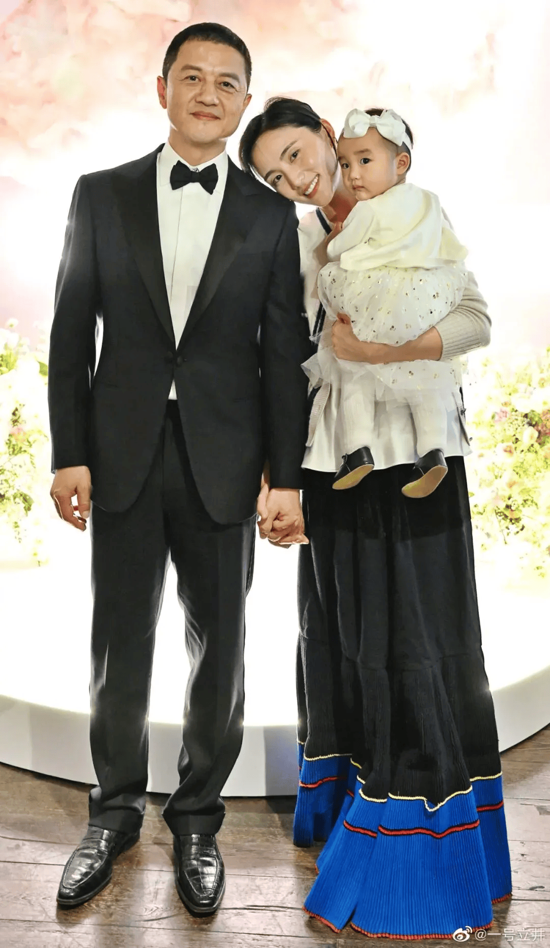 李亚鹏离婚后首次回应质疑,“猜想永远不如真相来的更加精彩或残忍”,宣布回归直播间