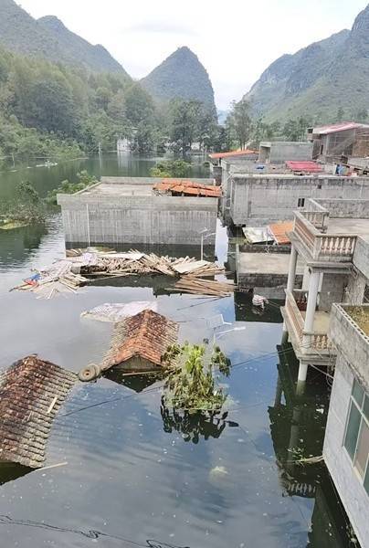 百色多个村庄被困水中已超半月，长涝难退为何重演？