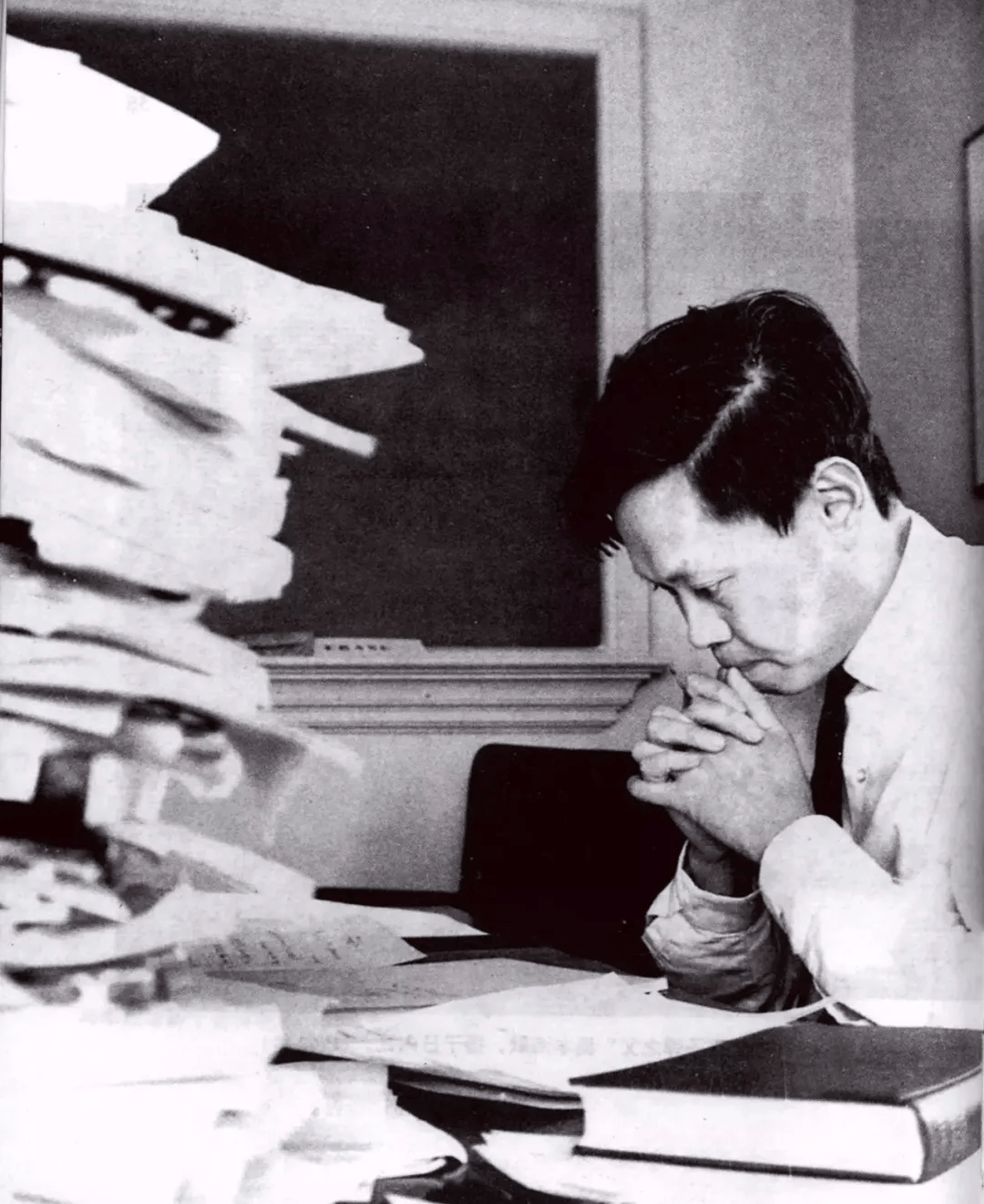 103岁杨振宁去世，象牙塔倒塌