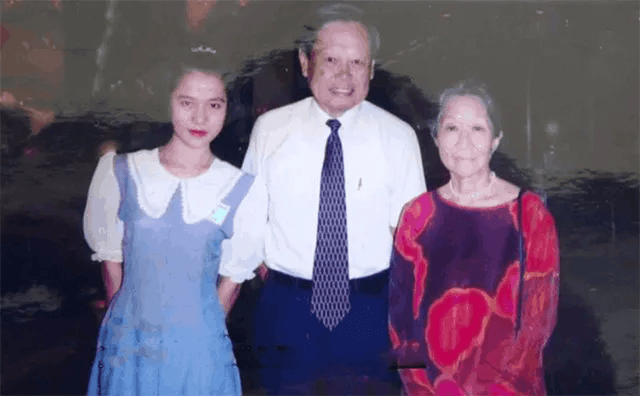 103岁杨振宁去世，象牙塔倒塌