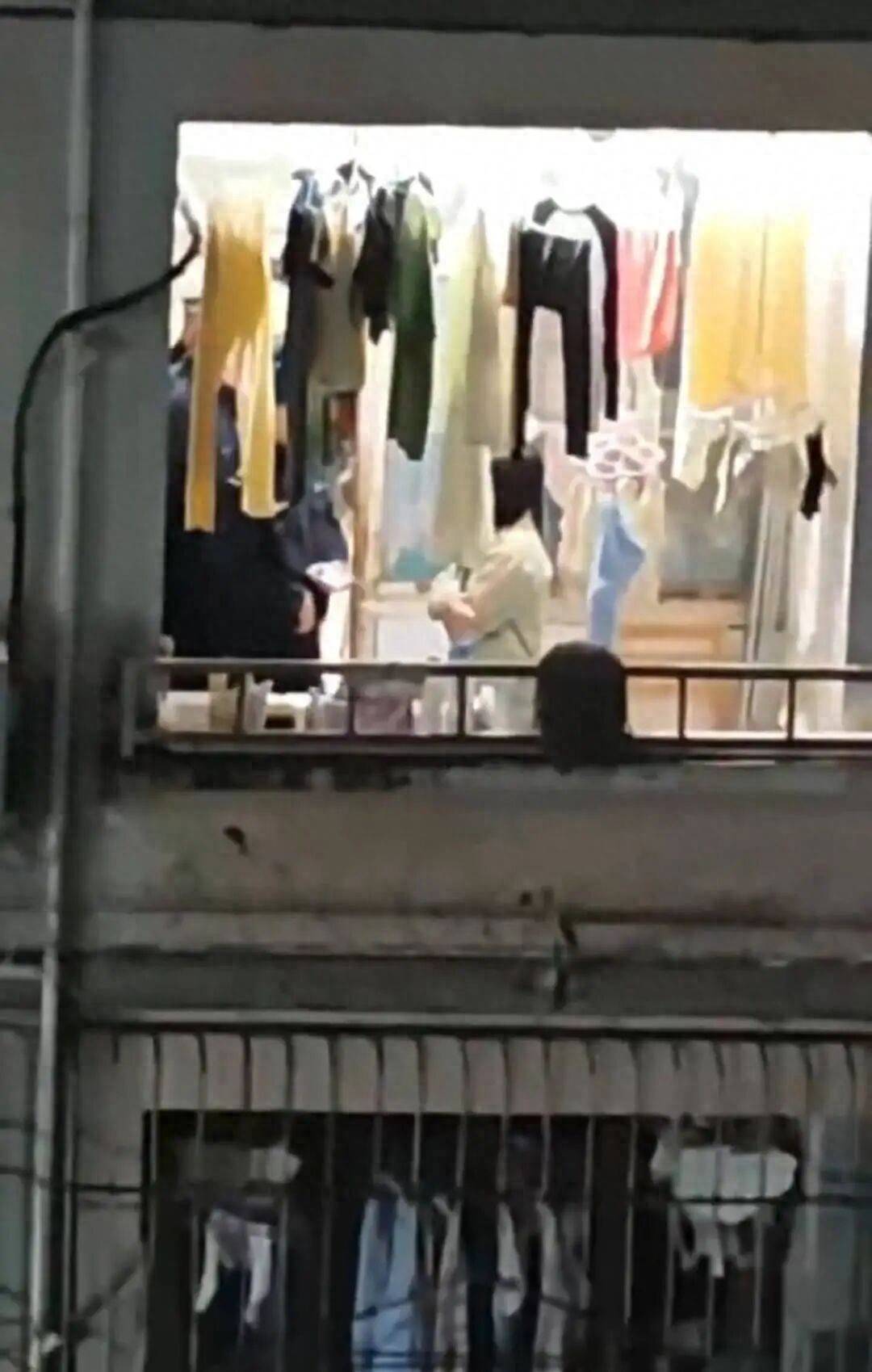 三峡大学留学生夜闯女生宿舍伤人?警方:已采取措施保障学生安全,将依法处置